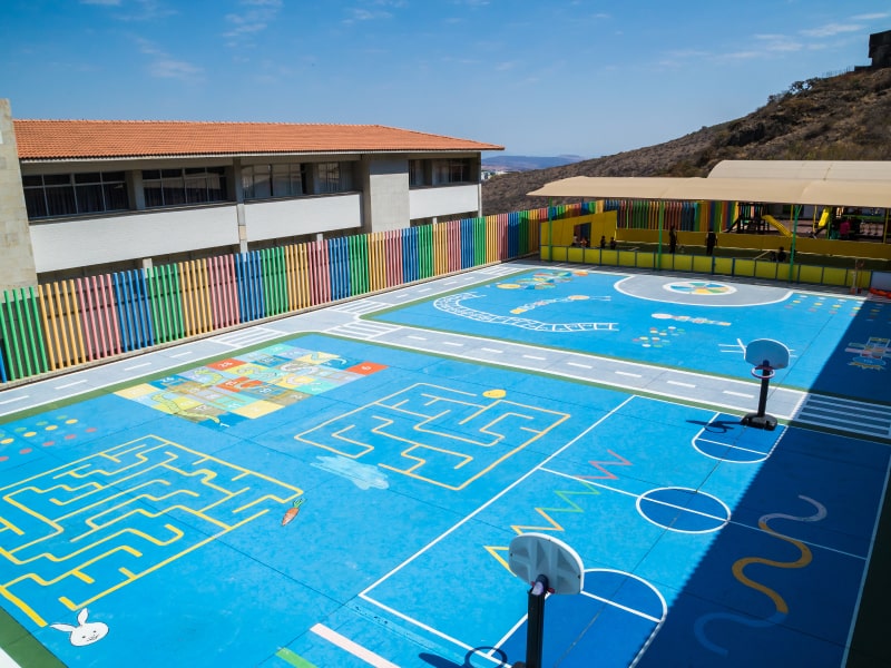 Patio de colegio Cumbres Morelia